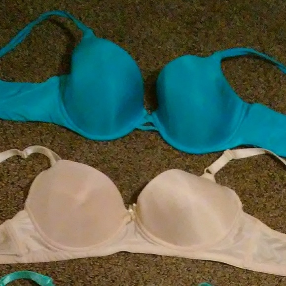 34 DD bras - Picture 3 of 4